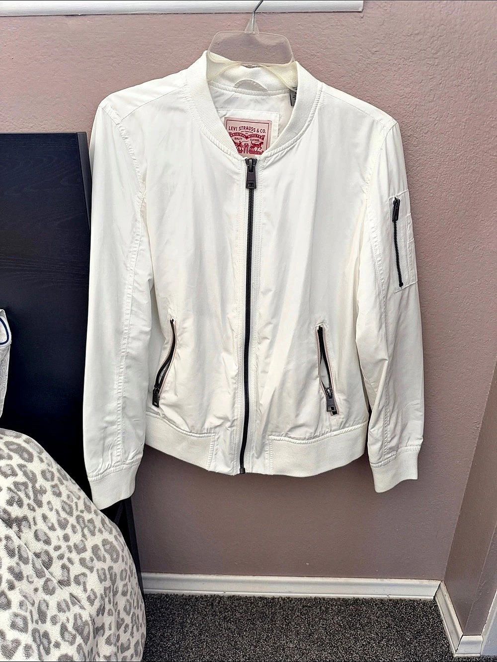 Levi Strauss & Co. Women's White Bomber Jacket Size Large Like New